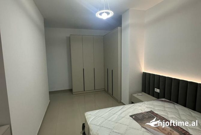 Shtepi me qera Apartament ne Tirane, 2+1, Mobilimi E mobiluar, Pagesa 450  Euro.