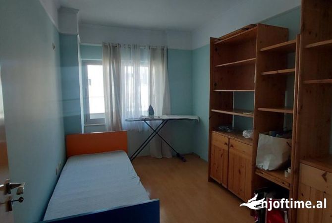 Shtepi me qera Apartament ne Tirane, 2+1, Mobilimi E mobiluar, Pagesa 500  Euro.