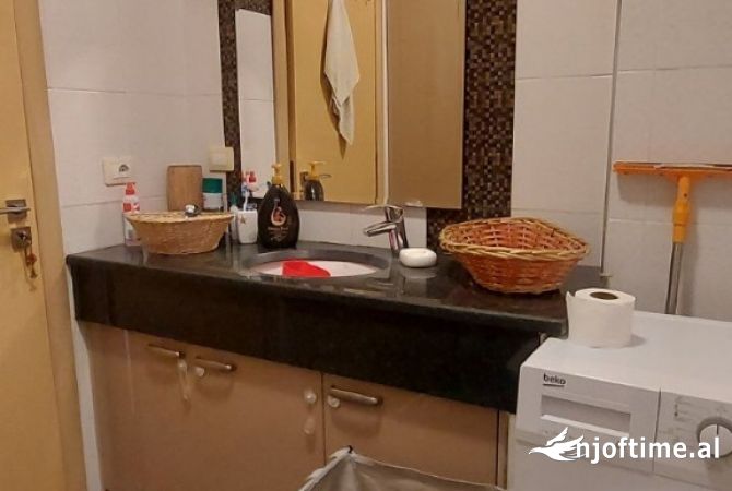 Shtepi me qera Apartament ne Tirane, 2+1, Mobilimi E mobiluar, Pagesa 500  Euro.