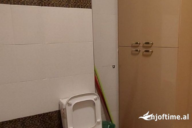 Shtepi me qera Apartament ne Tirane, 2+1, Mobilimi E mobiluar, Pagesa 500  Euro.