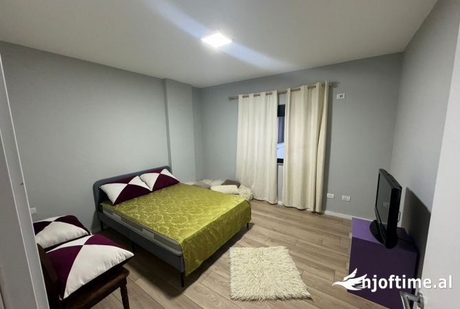 Shtepi me qera Apartament ne Tirane, 2+1, Mobilimi E mobiluar, Pagesa 400  Euro.