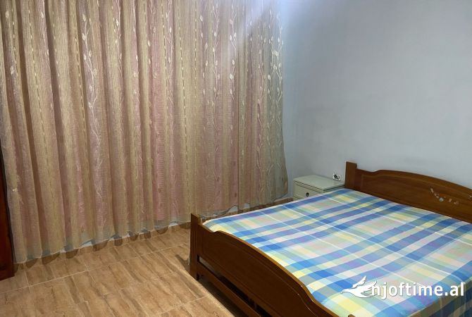 Shtepi me qera Shtepi Private ne Tirane, 1+1, Mobilimi E mobiluar, Pagesa 350  Euro.