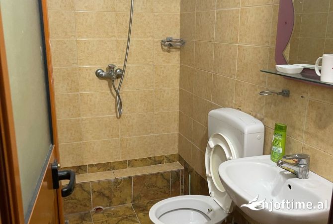 Shtepi me qera Shtepi Private ne Tirane, 1+1, Mobilimi E mobiluar, Pagesa 350  Euro.