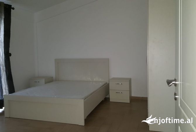 Shtepi me qera 2+1 ne Tirane - 290 Euro