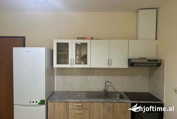 Shtepi me qera Apartament ne Tirane, 2+1, Mobilimi E mobiluar, Pagesa 550  Euro.