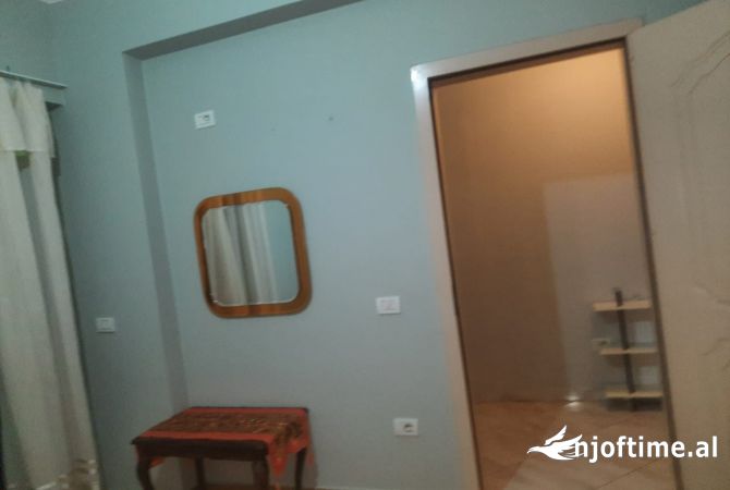 Shtepi me qera Apartament ne Tirane, 2+1, Mobilimi E mobiluar, Pagesa 370  Euro.