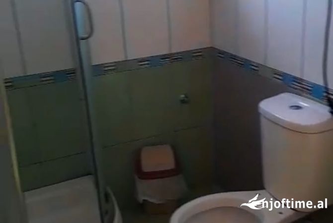 Shtepi me qera Shtepi Private ne Tirane, 2+1, Mobilimi E mobiluar, Pagesa 300  Euro.