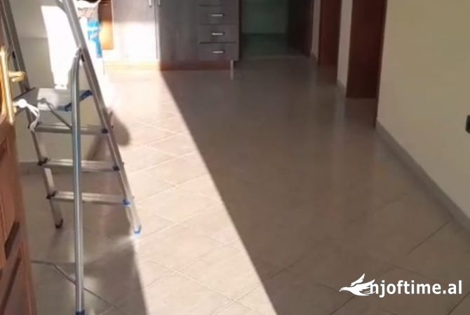 Shtepi me qera 2+1 ne Tirane - 300 Euro