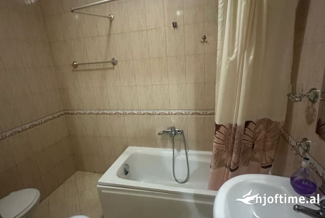 Shtepi me qera Apartament ne Tirane, 1+1, Mobilimi E mobiluar, Pagesa 450  Euro.