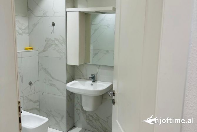 Shtepi me qera Apartament ne Tirane, 1+1, Mobilimi E mobiluar, Pagesa 350  Euro.