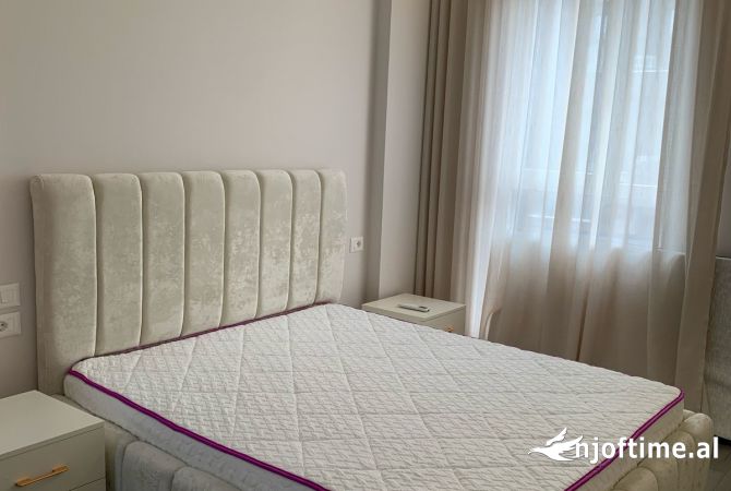 Shtepi me qera Apartament ne Tirane, 2+1, Mobilimi E mobiluar, Pagesa 850  Euro.