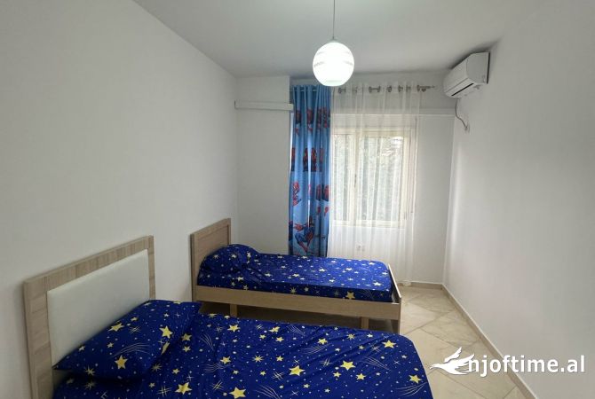 Shtepi me qera Apartament ne Tirane, 2+1, Mobilimi E mobiluar, Pagesa 600  Euro.