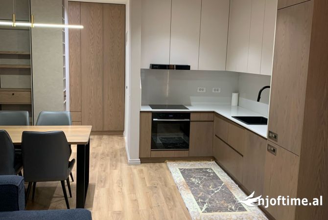 Shtepi me qera 2+1 ne Tirane - 800 Euro