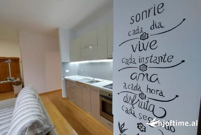 Shtepi me qera Apartament ne Tirane, 2+1, Mobilimi E mobiluar, Pagesa 700  Euro.