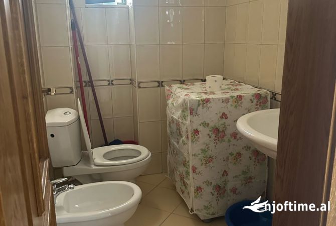 Shtepi me qera Apartament ne Tirane, 2+1, Mobilimi E mobiluar, Pagesa 700  Euro.
