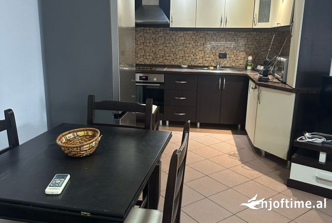 Shtepi me qera 2+1 ne Tirane - 700 Euro