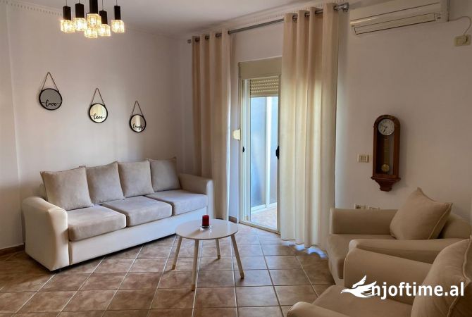 Shtepi me qera 1+1 ne Tirane - 350 Euro