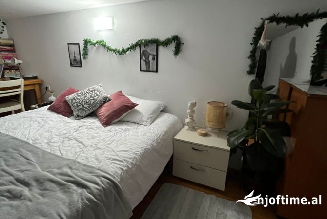 Shtepi ne shitje Duplex(shtepi me 2 kate) ne Tirane, 1+1, Mobilimi E mobiluar, Pagesa 78,000  Euro.