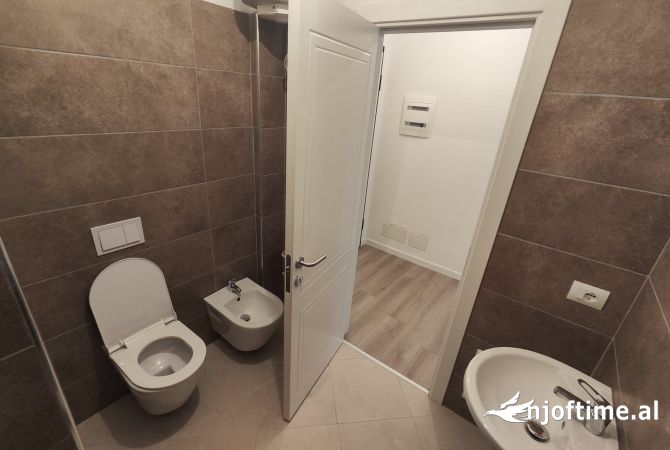 Shtepi me qera Apartament ne Tirane, 2+1, Mobilimi E mobiluar, Pagesa 550  Euro.