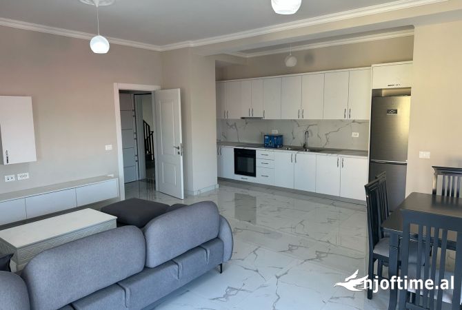 Shtepi me qera Apartament ne Tirane, 2+1, Mobilimi E mobiluar, Pagesa 400  Euro.