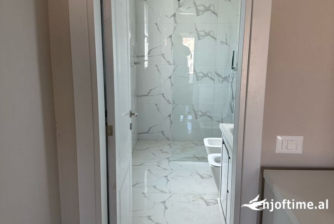 Shtepi me qera 2+1 ne Tirane - 400 Euro