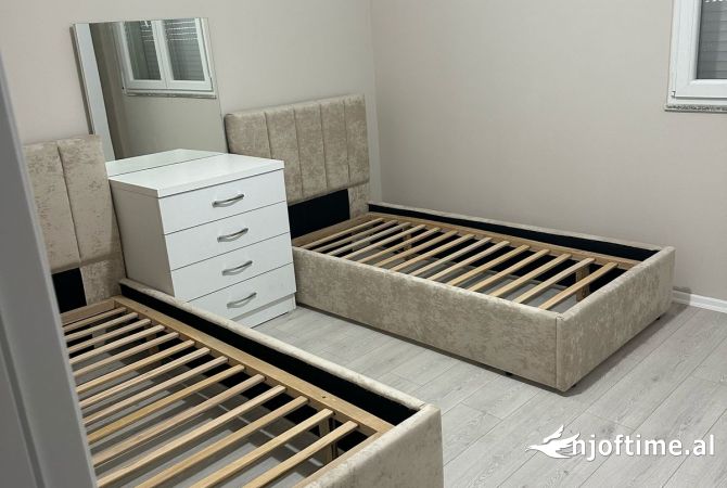 Shtepi me qera Apartament ne Tirane, 2+1, Mobilimi E mobiluar, Pagesa 400  Euro.