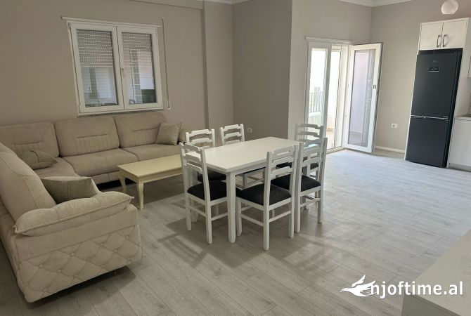 Shtepi me qera 2+1 ne Tirane - 400 Euro