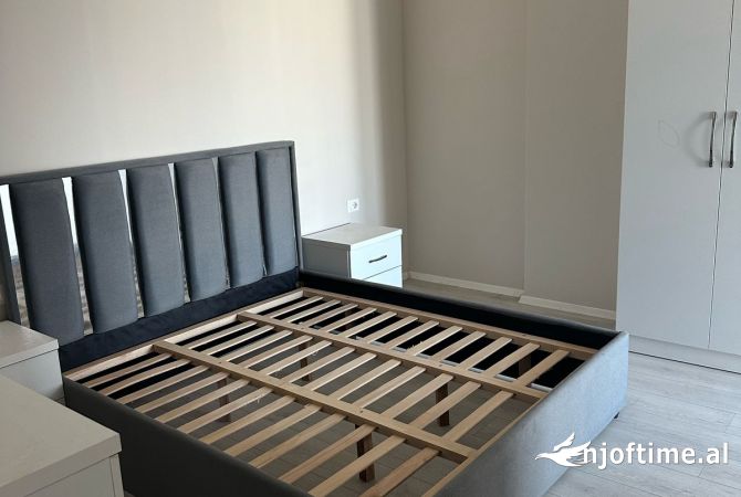 Shtepi me qera Apartament ne Tirane, 2+1, Mobilimi E mobiluar, Pagesa 400  Euro.
