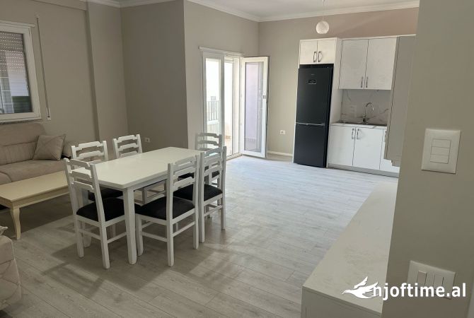 Shtepi me qera 2+1 ne Tirane - 400 Euro