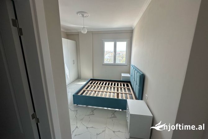 Shtepi me qera 2+1 ne Tirane - 400 Euro