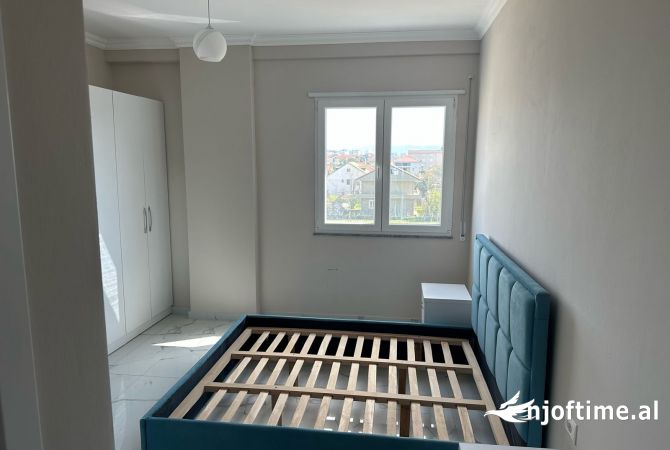 Shtepi me qera Apartament ne Tirane, 2+1, Mobilimi E mobiluar, Pagesa 400  Euro.