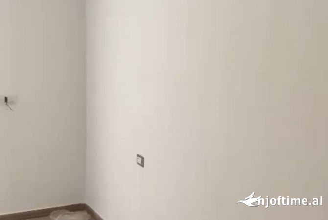 Shtepi ne shitje Apartament ne Lezhe, 1+1, Mobilimi Bosh, pa mobiluar, Pagesa 84,000  Euro.