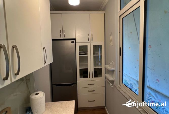 Shtepi me qera Apartament ne Tirane, 1+1, Mobilimi E mobiluar, Pagesa 600  Euro.