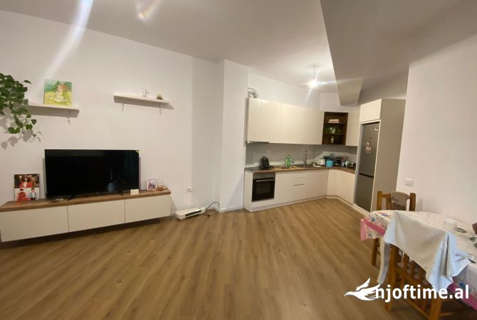 Shtepi me qera 2+1 ne Tirane - 400 Euro