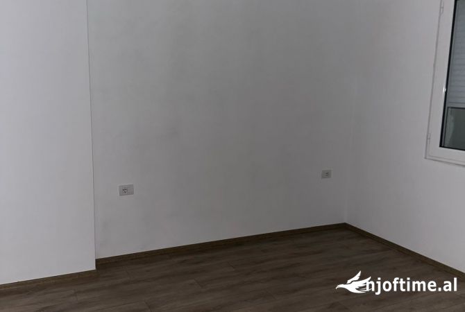 Shtepi me qera 2+1 ne Tirane - 300 Euro