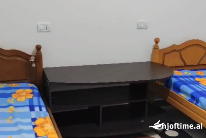 Shtepi me qera Shtepi Private ne Tirane, 2+1, Mobilimi E mobiluar, Pagesa 350  Euro.