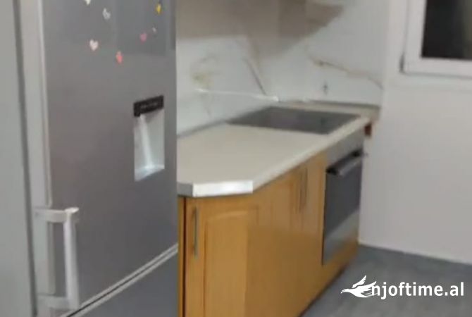 Shtepi me qera Shtepi Private ne Tirane, 2+1, Mobilimi E mobiluar, Pagesa 350  Euro.