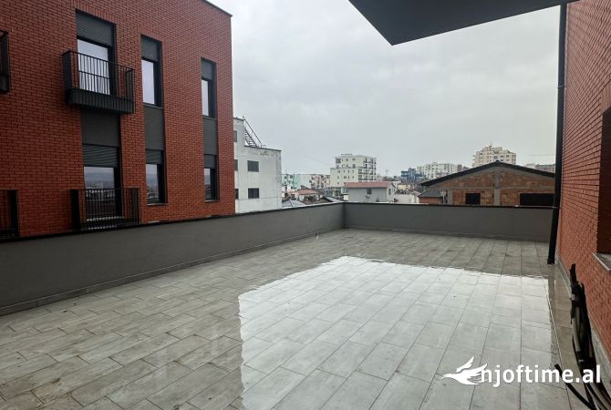 Shtepi ne shitje Apartament ne Tirane, 3+1, Mobilimi Bosh, pa mobiluar, Pagesa 160,000  Euro.