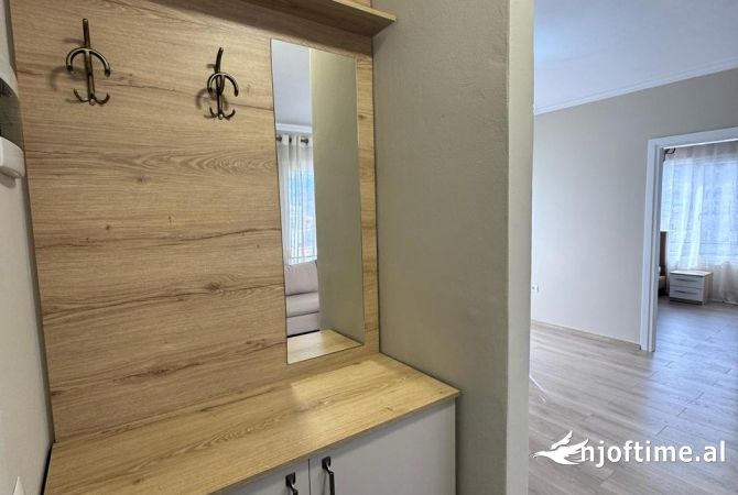 Shtepi me qera Apartament ne Tirane, 2+1, Mobilimi E mobiluar, Pagesa 500  Euro.
