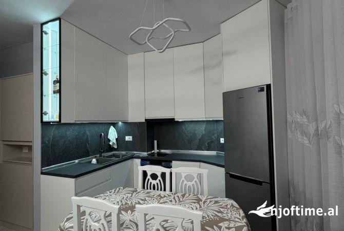 Shtepi me qera Apartament ne Tirane, 1+1, Mobilimi E mobiluar, Pagesa 600  Euro.