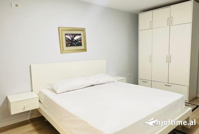 Shtepi me qera Apartament ne Tirane, 1+1, Mobilimi E mobiluar, Pagesa 450  Euro.