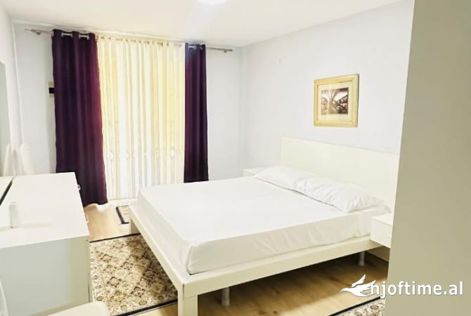Shtepi me qera Apartament ne Tirane, 1+1, Mobilimi E mobiluar, Pagesa 450  Euro.