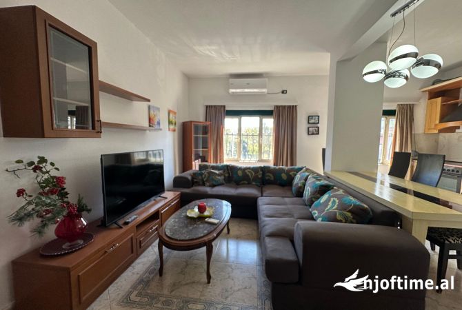 Shtepi me qera 2+1 ne Tirane - 700 Euro