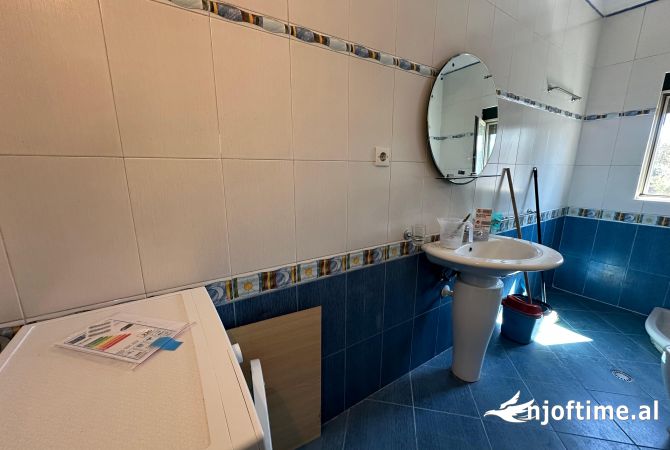 Shtepi me qera Apartament ne Tirane, 2+1, Mobilimi E mobiluar, Pagesa 700  Euro.