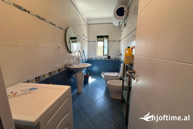 Shtepi me qera Apartament ne Tirane, 2+1, Mobilimi E mobiluar, Pagesa 700  Euro.