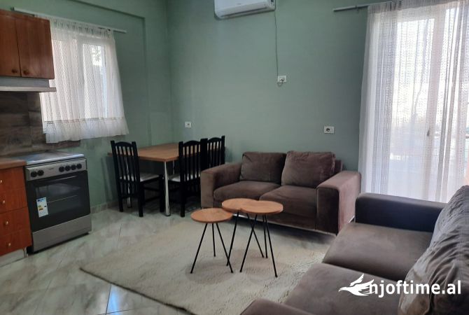Shtepi me qera Shtepi Private ne Tirane, 2+1, Mobilimi E mobiluar, Pagesa 350  Euro.