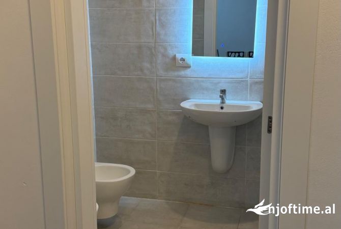 Shtepi me qera Apartament ne Tirane, 1+1, Mobilimi E mobiluar, Pagesa 420  Euro.