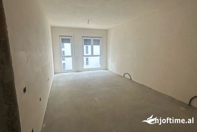 Shtepi ne shitje Apartament ne Tirane, 3+1, Mobilimi Bosh, pa mobiluar, Pagesa 105,451  Euro.