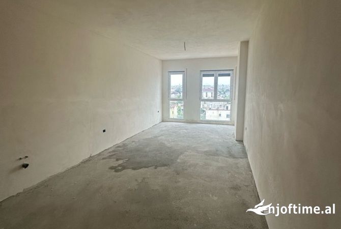 Shtepi ne shitje Apartament ne Tirane, 1+1, Mobilimi Bosh, pa mobiluar, Pagesa 66,631  Euro.