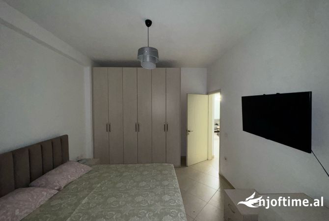 Shtepi me qera Apartament ne Tirane, 2+1, Mobilimi E mobiluar, Pagesa 450  Euro.
